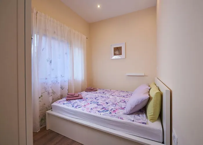 Nina Apartment Split