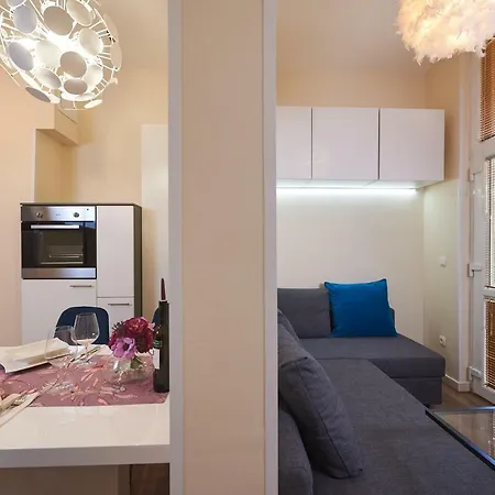 Nina Apartment Split